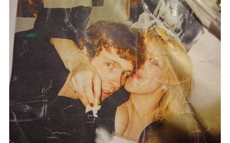 Courtney Love's first husband is James Moreland.